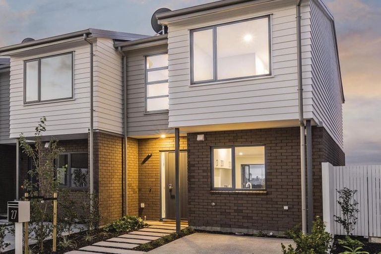 Photo of property in 27 Komanawa Lane, Mount Wellington, Auckland, 1062