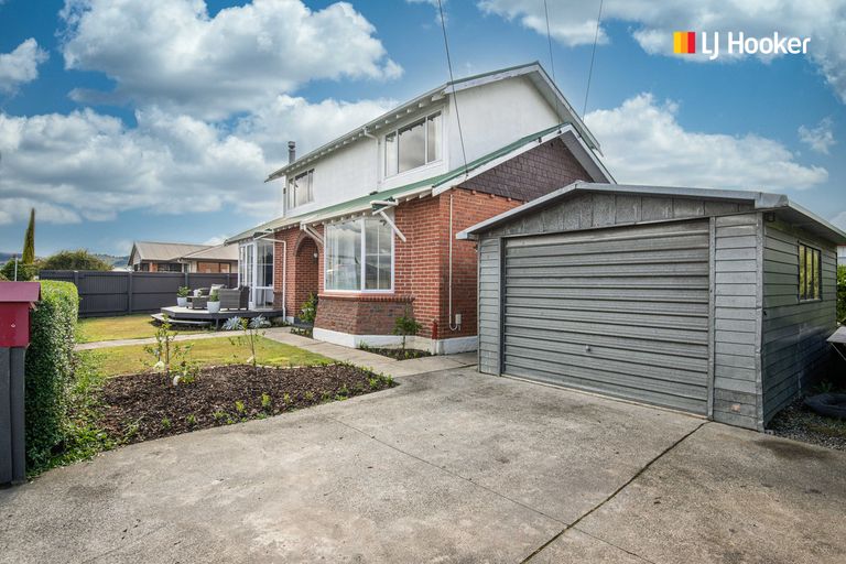Photo of property in 1 Mure Street, Mosgiel, 9024
