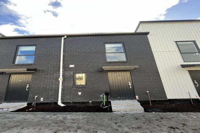 Photo of property in 2/125b Metcalfe Road, Ranui, Auckland, 0612