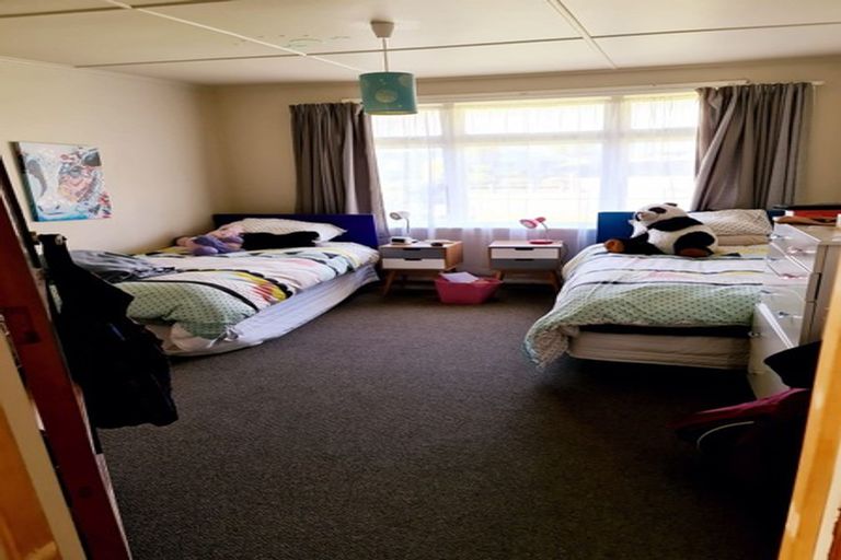 Photo of property in 138 Russell Street, Westport, 7825