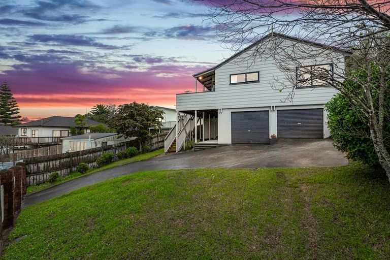 Photo of property in 14 Clearview Heights, Ranui, Auckland, 0612