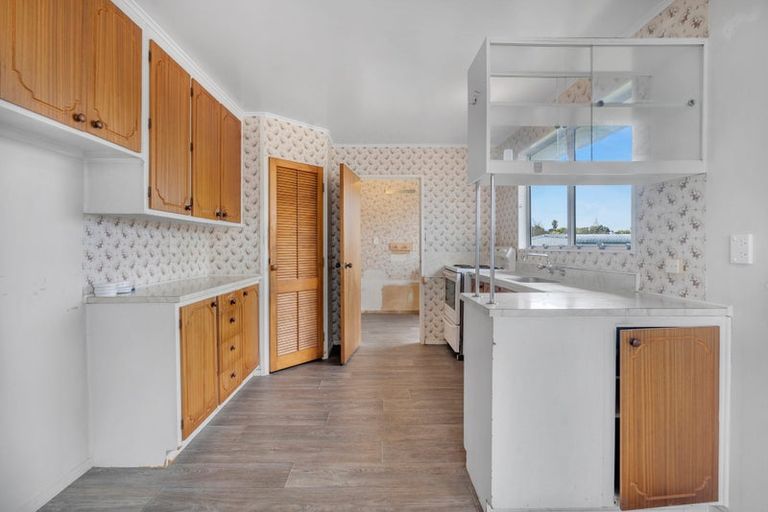 Photo of property in 20 Forest Hill Road, Henderson, Auckland, 0612