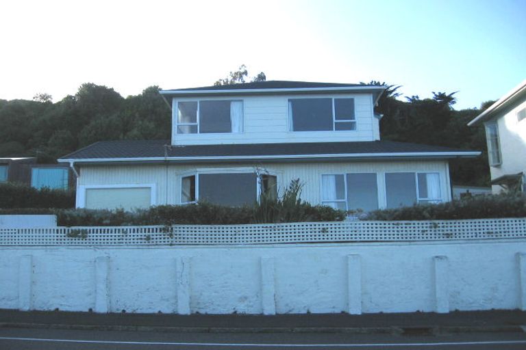 Photo of property in 33 Sunset Parade, Plimmerton, Porirua, 5026