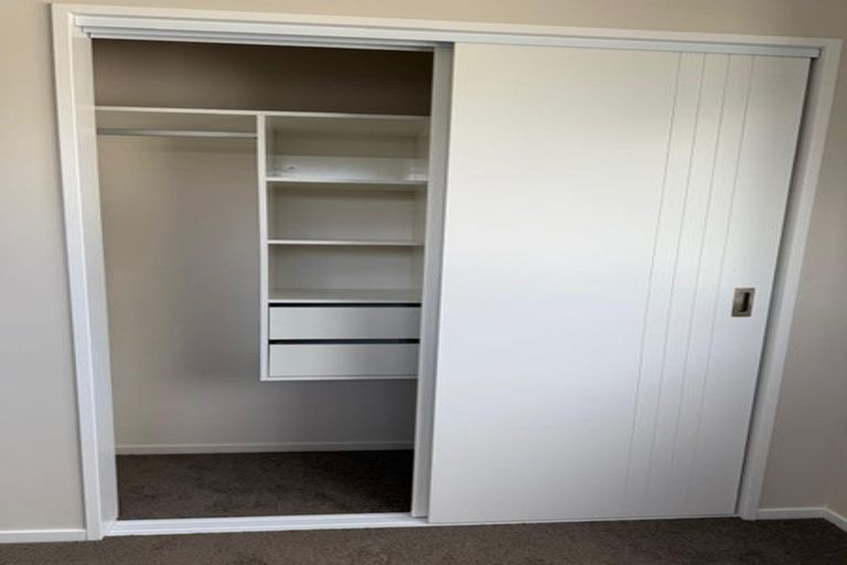 Photo of property in 16 Don Oliver Lane, Glen Eden, 0602