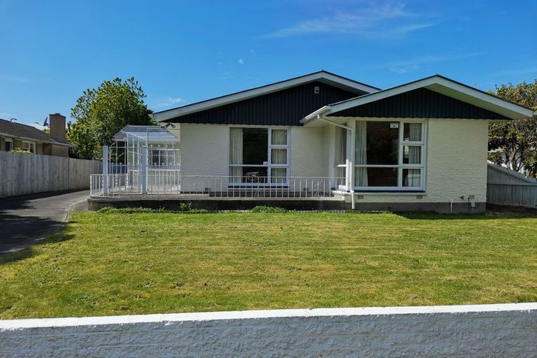Photo of property in 30 Longmuir Street, Ilam, Christchurch, 8041