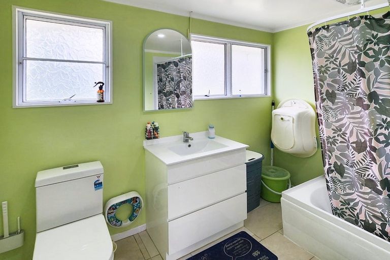 Photo of property in 214 Major Drive, Kelson, Lower Hutt, 5010