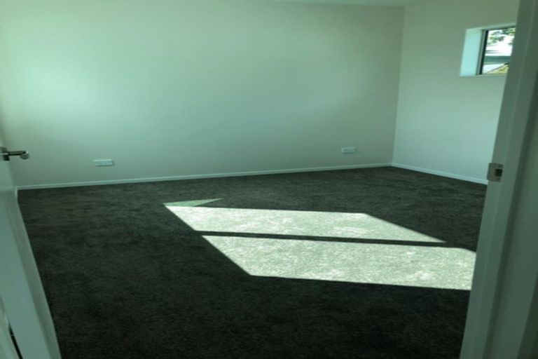 Photo of property in 2a Sherwood Avenue, Te Atatu South, Auckland, 0610