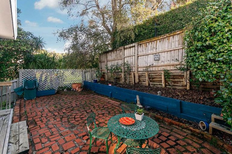 Photo of property in 2/94 Nigel Road, Browns Bay, Auckland, 0630