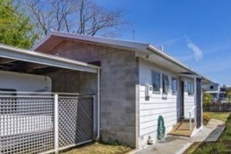 Photo of property in 2/36 Powhiri Avenue, Kensington, Whangarei, 0112