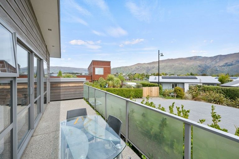 Photo of property in 5 Mohua Mews, Wanaka, 9305