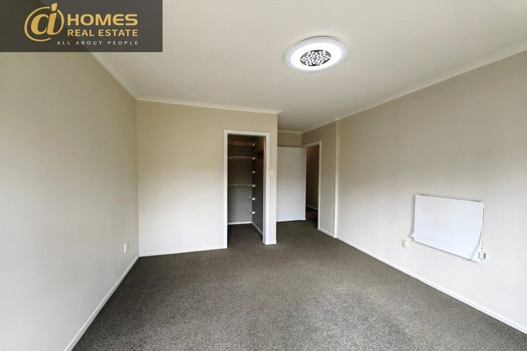 Photo of property in 127 Gossamer Drive, Pakuranga Heights, Auckland, 2010