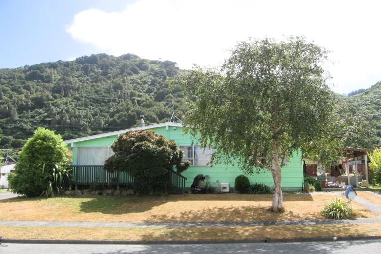 Photo of property in 7 Fremont Grove, Totara Park, Upper Hutt, 5018