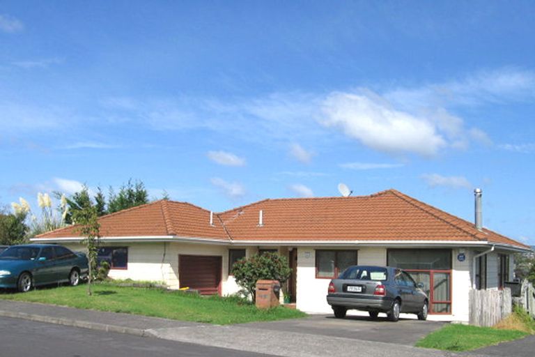 Photo of property in 13 Darcy Place, Massey, Auckland, 0614