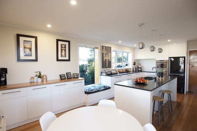 Photo of property in 12 Weka Street, Waikiwi, Invercargill, 9810