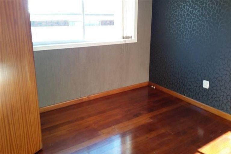 Photo of property in 15 Manu Crescent, Upper Vogeltown, New Plymouth, 4310