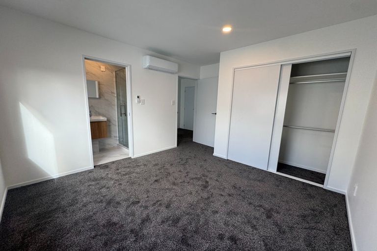 Photo of property in 12b Elcoat Avenue, Te Atatu South, Auckland, 0610