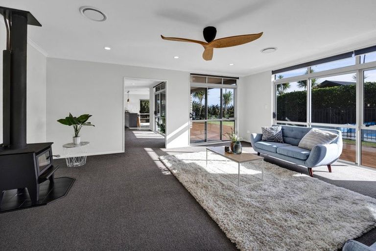 Photo of property in 9a Dolphin Parade, Bell Block, New Plymouth, 4312