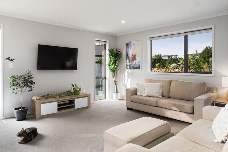 Photo of property in 15 Ian Place, Waihi Beach, 3611