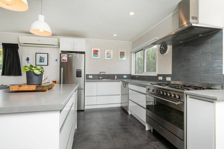 Photo of property in 1 Luanda Drive, Ranui, Auckland, 0612