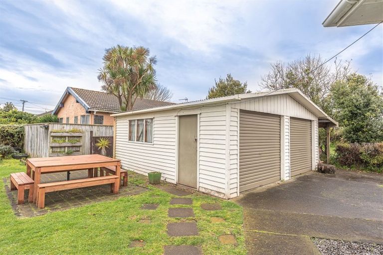 Photo of property in 12 Hadfield Crescent, College Estate, Whanganui, 4500