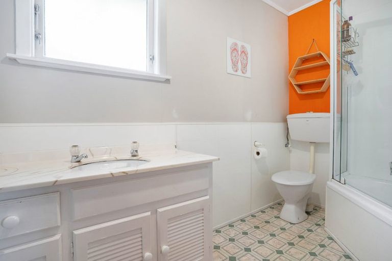 Photo of property in 28 Freyberg Street, Solway, Masterton, 5810