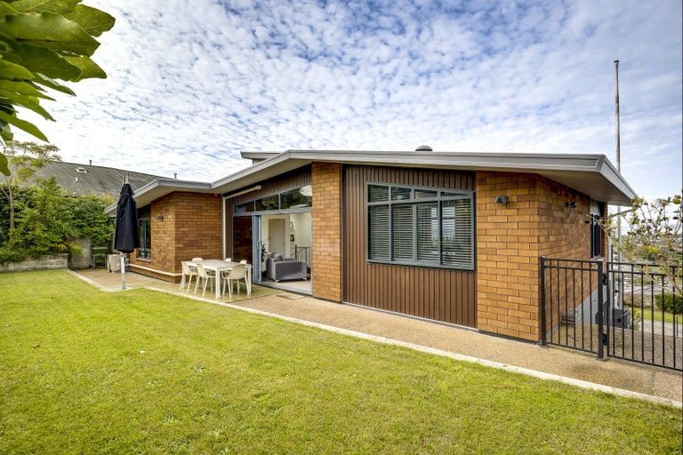 Photo of property in 13 Havelock Road, Hospital Hill, Napier, 4110