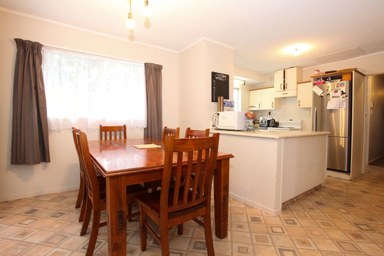 Photo of property in 21 Crescent Court, Melville, Hamilton, 3206