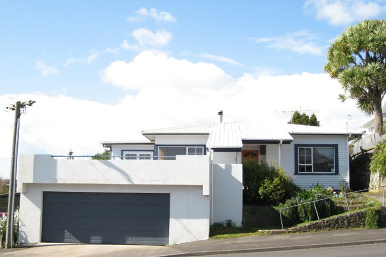 Photo of property in 19 Nobs Line, Strandon, New Plymouth, 4312