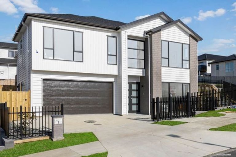 Photo of property in 1 Tannaghmore Drive, Flat Bush, Auckland, 2019