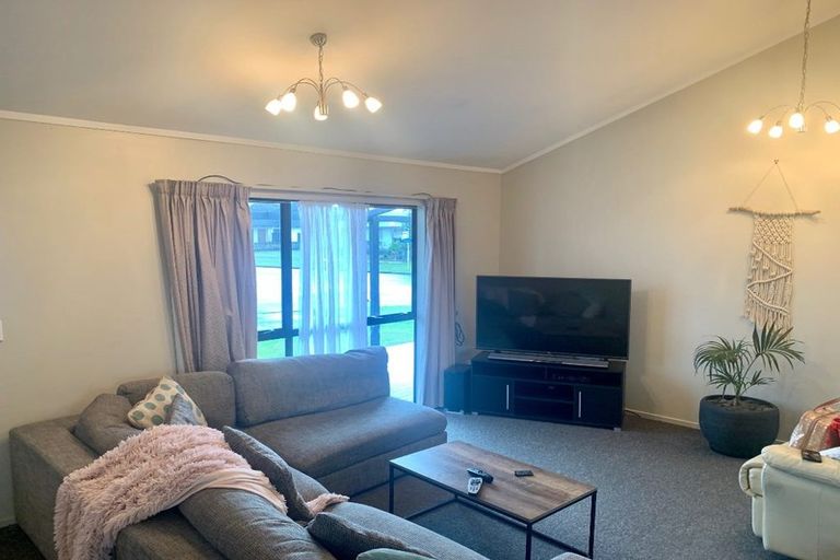 Photo of property in 1 Admiral Crescent, Flagstaff, Hamilton, 3210