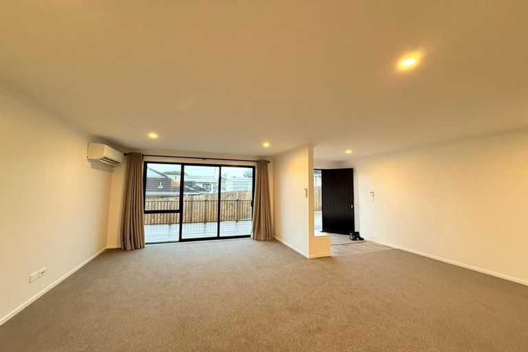 Photo of property in 30c Russell Road, Manurewa, Auckland, 2102