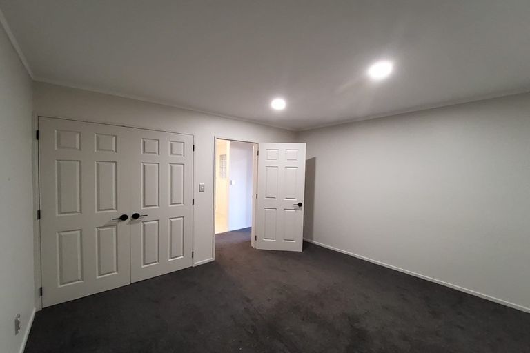 Photo of property in 68 Goodwood Drive, Goodwood Heights, Auckland, 2105