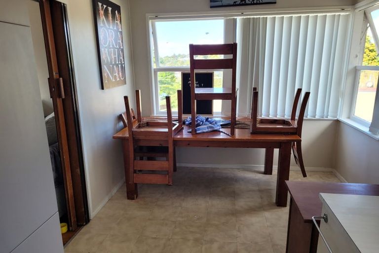 Photo of property in 19 Titchener Street, New Lynn, Auckland, 0600