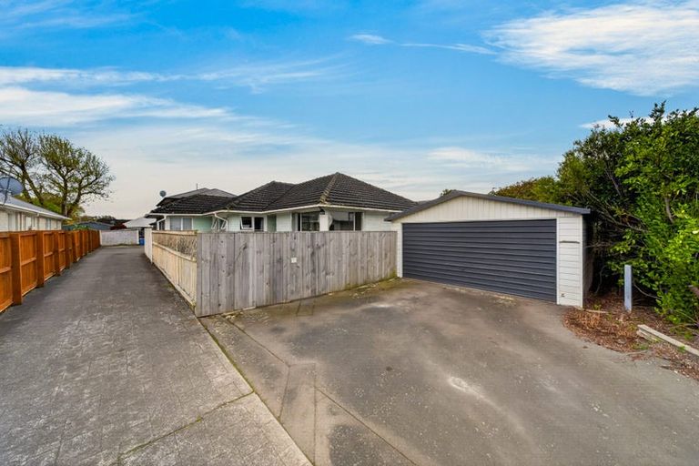 Photo of property in 1/30 Coniston Avenue, Ilam, Christchurch, 8041