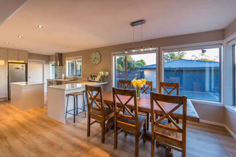 Photo of property in 211 Condell Avenue, Papanui, Christchurch, 8053