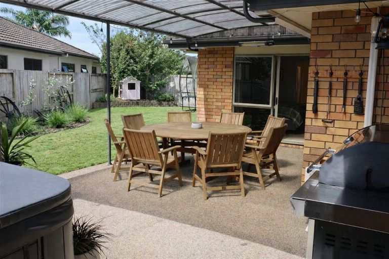 Photo of property in 17 Cranmer Close, Rototuna North, Hamilton, 3210