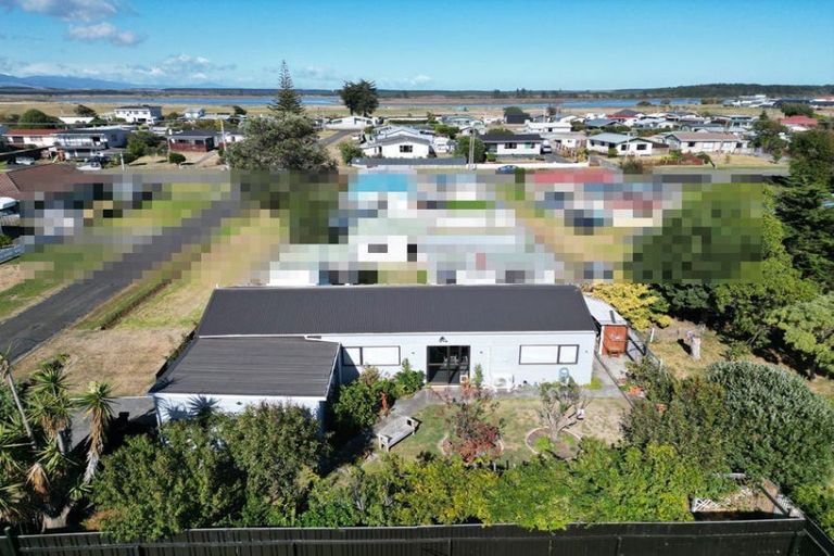 Photo of property in 8b Te Awa Street, Foxton Beach, Foxton, 4815