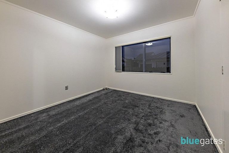 Photo of property in 28 Barneys Farm Road, Clendon Park, Auckland, 2103