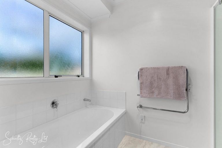 Photo of property in 16 Wallace Road, Ruawai, 0591