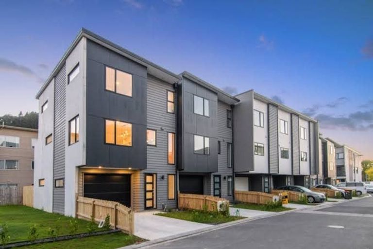 Photo of property in 37 Bay Street, Red Beach, 0932