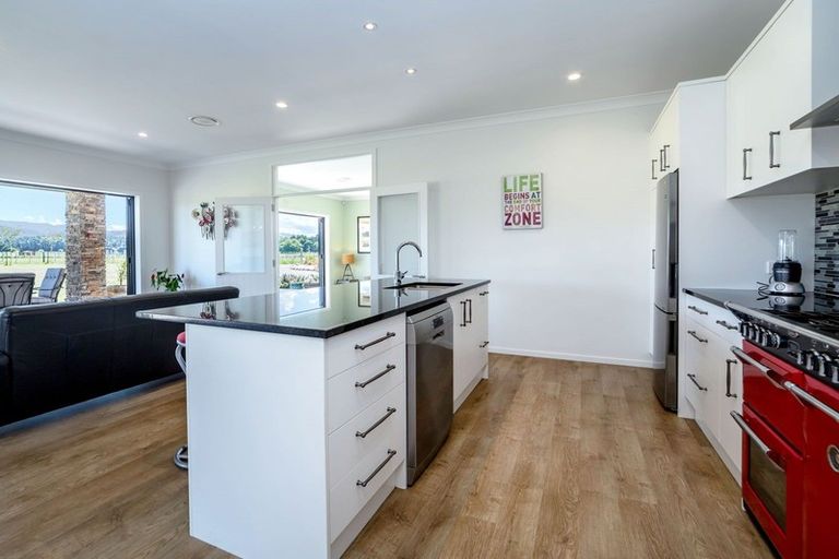 Photo of property in 33 Spencer Lane, Greytown, 5712