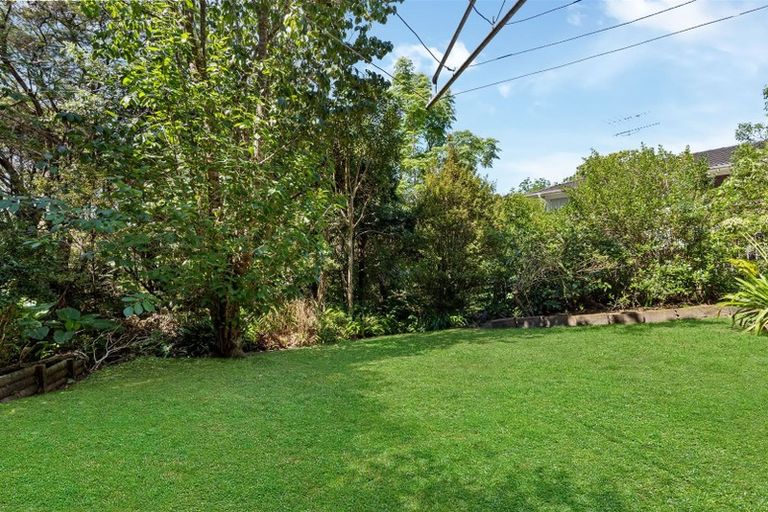 Photo of property in 1/8 Odette Road, Totara Vale, Auckland, 0629