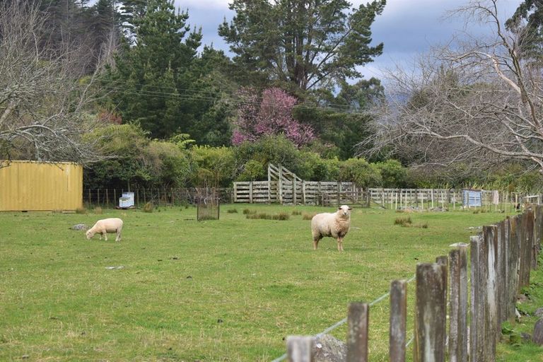 Photo of property in 41 Kaitawa Road, Hautere, Otaki, 5582