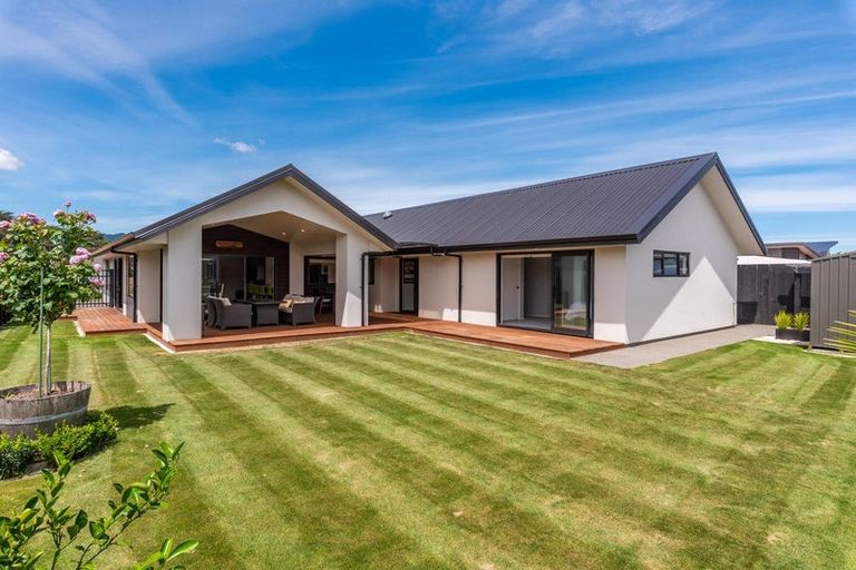 Photo of property in 99 The Drive, Paraparaumu Beach, Paraparaumu, 5032