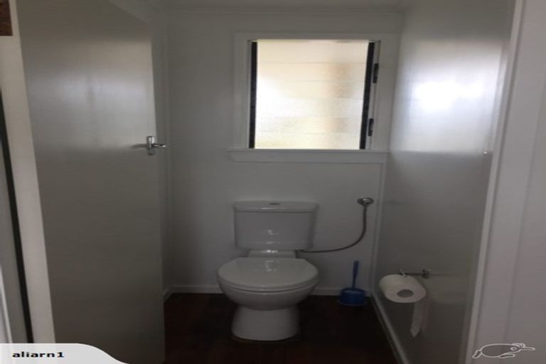 Photo of property in 104 Manawapou Road, Hawera, 4610