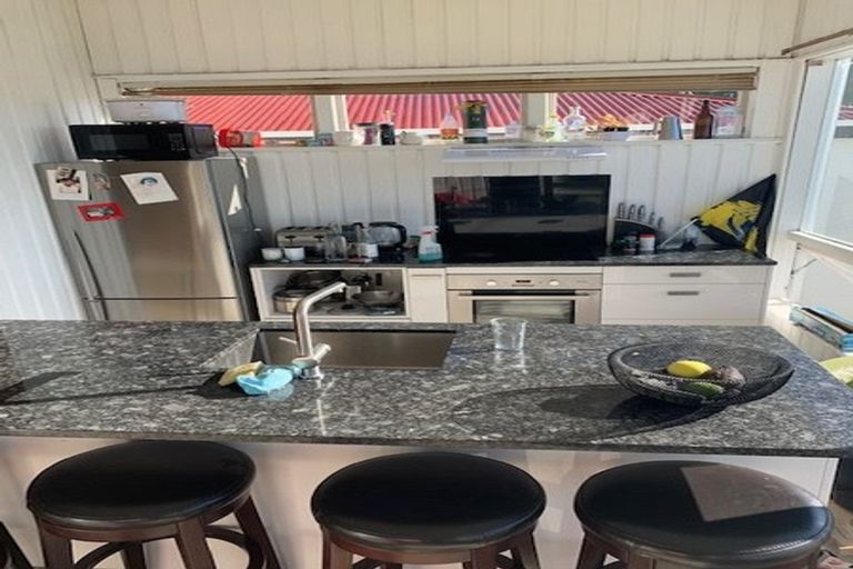 Photo of property in 60 Mortimer Terrace, Brooklyn, Wellington, 6021