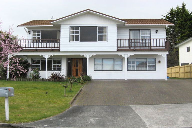 Photo of property in 14 Gibbs Place, Kinloch, Taupo, 3377