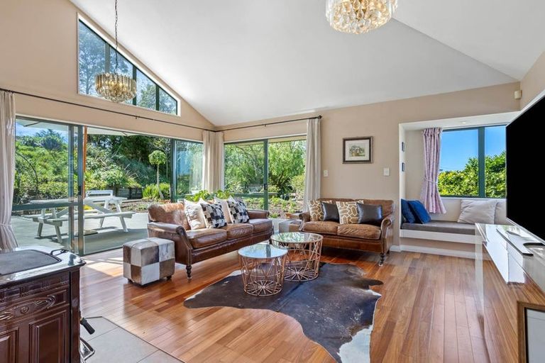 Photo of property in 1 Whangaparaoa Road, Red Beach, 0932