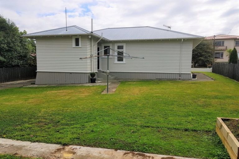 Photo of property in 25 Hospital Street, Dannevirke, 4930