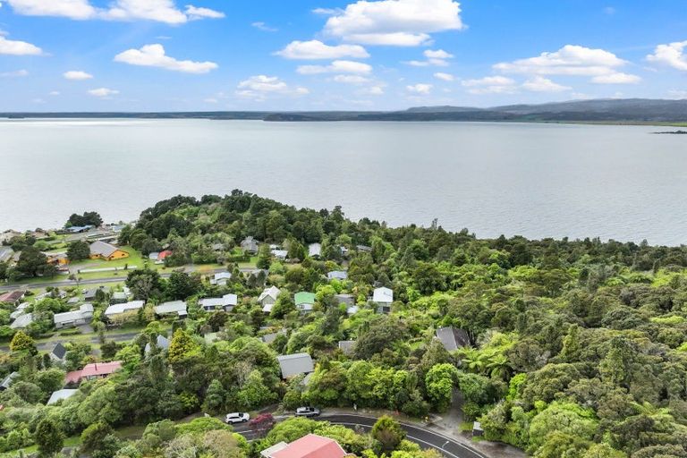 Photo of property in 24 Hauraki Terrace, Pukawa Bay, Turangi, 3381